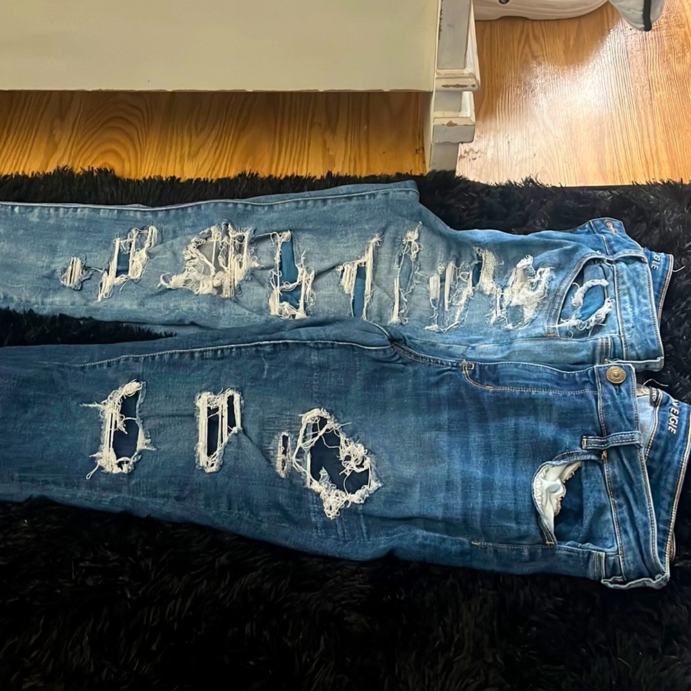 2 pairs of American Eagle ripped jeans